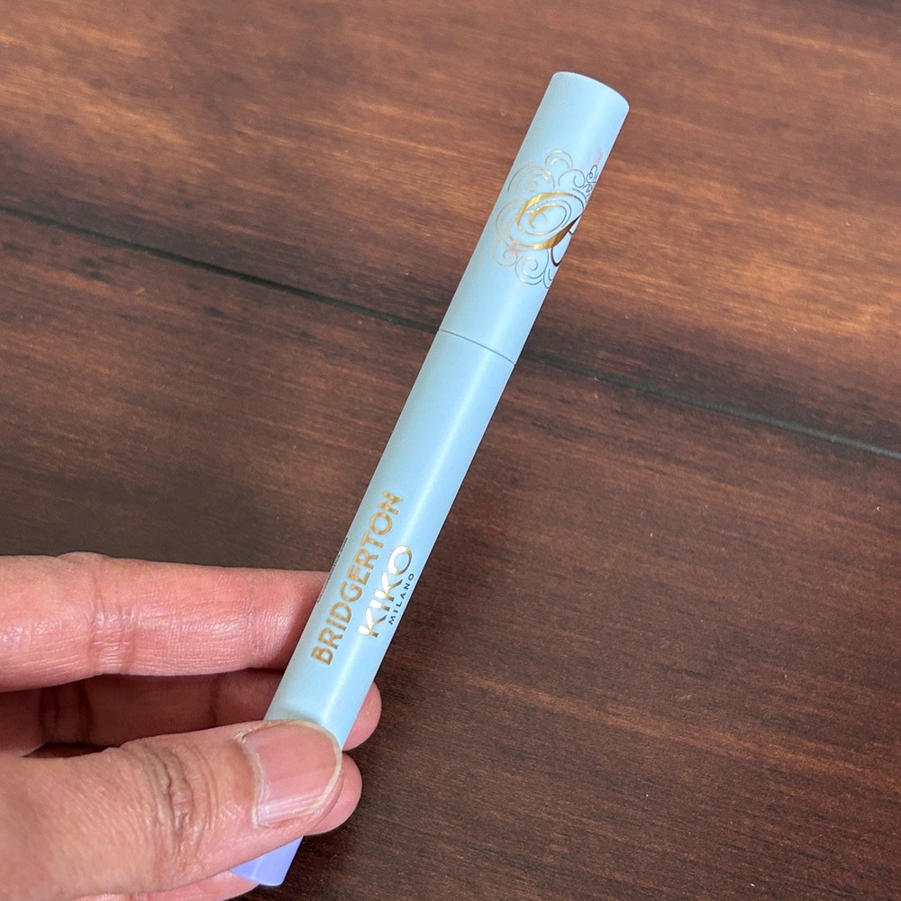 NIB Kiko Milano Bridgerton Eyeshadow Stick Women 1.1g Whispering Wisteria - Picture 2 of 7